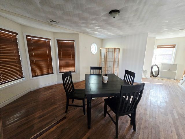 140 Lake View Road, Cranston, RI 02920
