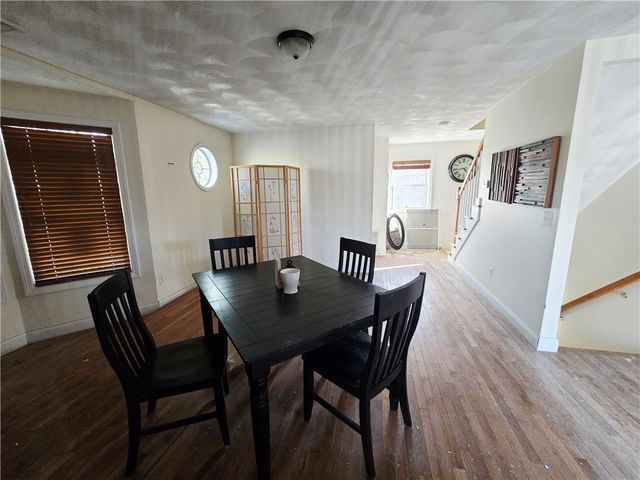140 Lake View Road, Cranston, RI 02920