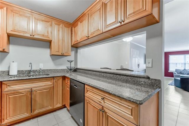 1015 Barclay SQ, Virginia Beach, VA 23451