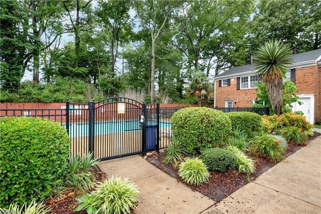 1015 Barclay SQ, Virginia Beach, VA 23451