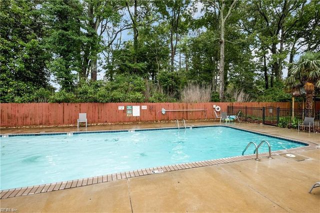 1015 Barclay SQ, Virginia Beach, VA 23451