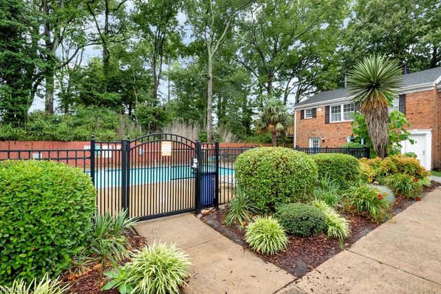 1015 Barclay SQ, Virginia Beach, VA 23451