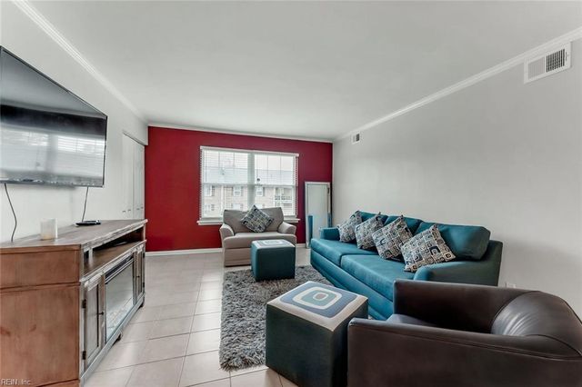 1015 Barclay SQ, Virginia Beach, VA 23451