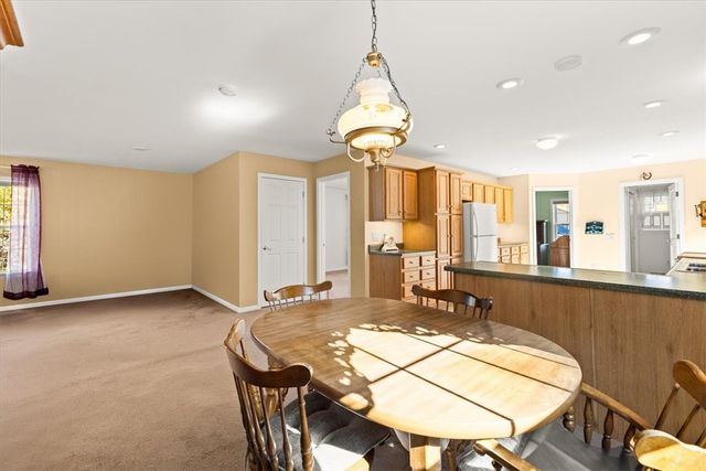 84 Lark Lane, Tiverton, RI 02878