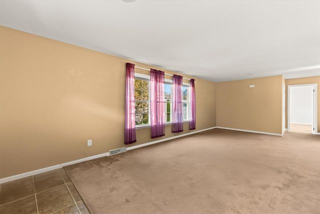 84 Lark Lane, Tiverton, RI 02878