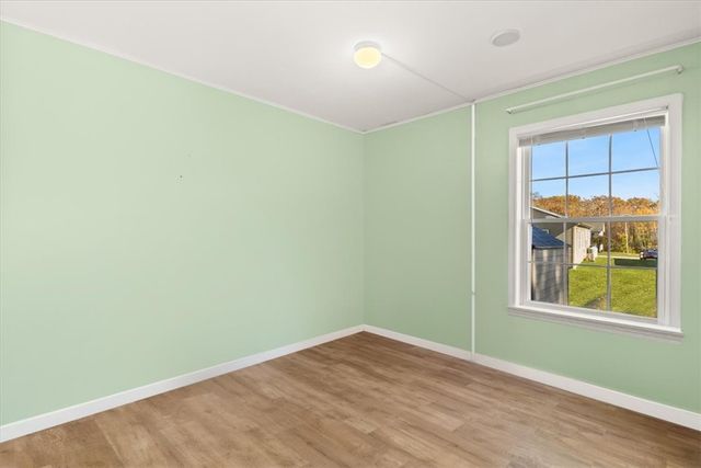 84 Lark Lane, Tiverton, RI 02878