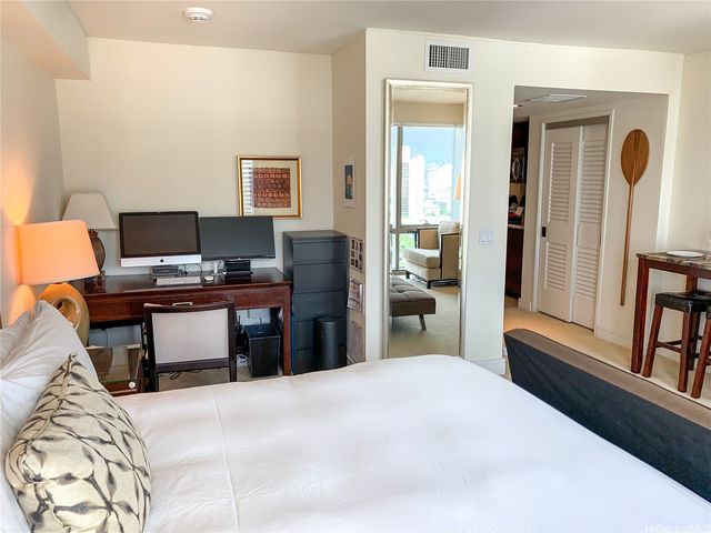 223 Saratoga Road 2001, Honolulu, HI 96815