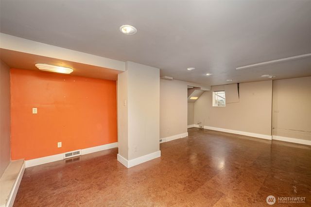 8040 16th Avenue NE, Seattle, WA 98115