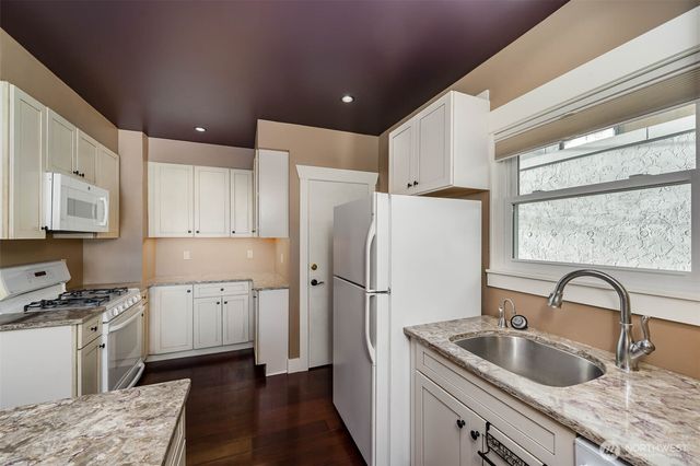 8040 16th Avenue NE, Seattle, WA 98115