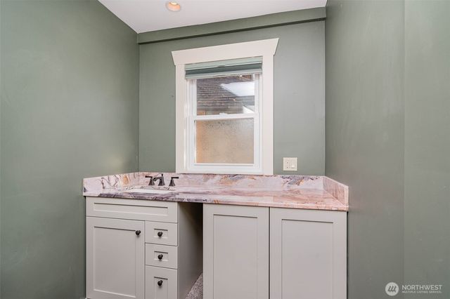 8040 16th Avenue NE, Seattle, WA 98115