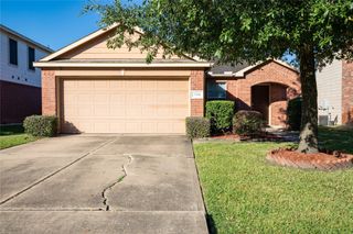 3304 Trail Hollow Drive, Pearland, TX 77584