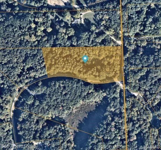 1511 Barrwood Trail, Oxford Charter Township, MI 48371