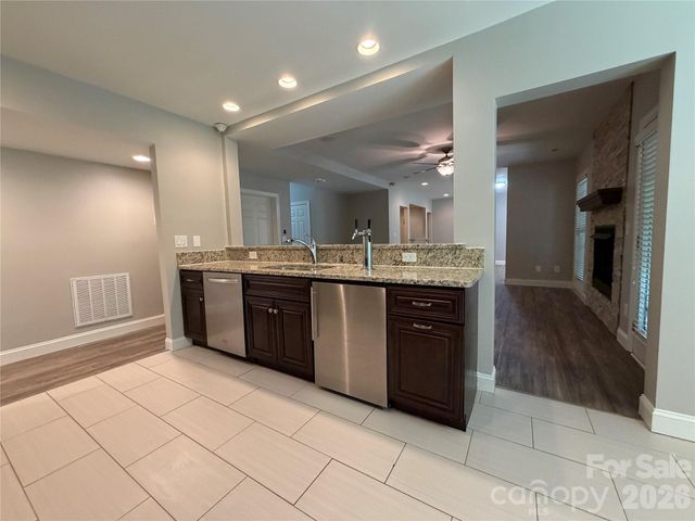 1332 Bershire Lane, Charlotte, NC 28262