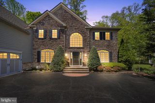 4210 GREENSPIRE LN, New Hope, PA 18938
