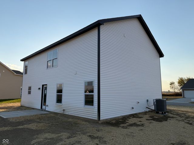 1122 Lake Drive, Kennard, IN 47351