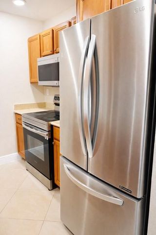 2077 E Bond Dr 2077, West Palm Beach, FL 33415