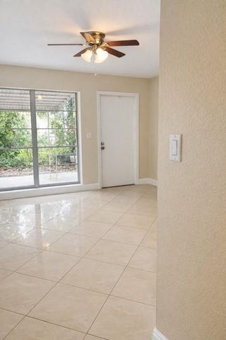 2077 E Bond Dr 2077, West Palm Beach, FL 33415