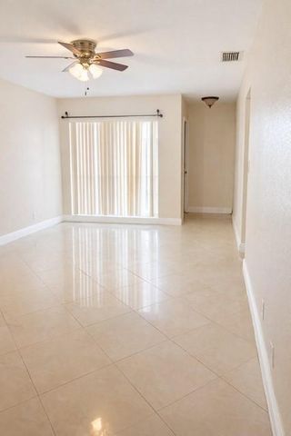 2077 E Bond Dr 2077, West Palm Beach, FL 33415