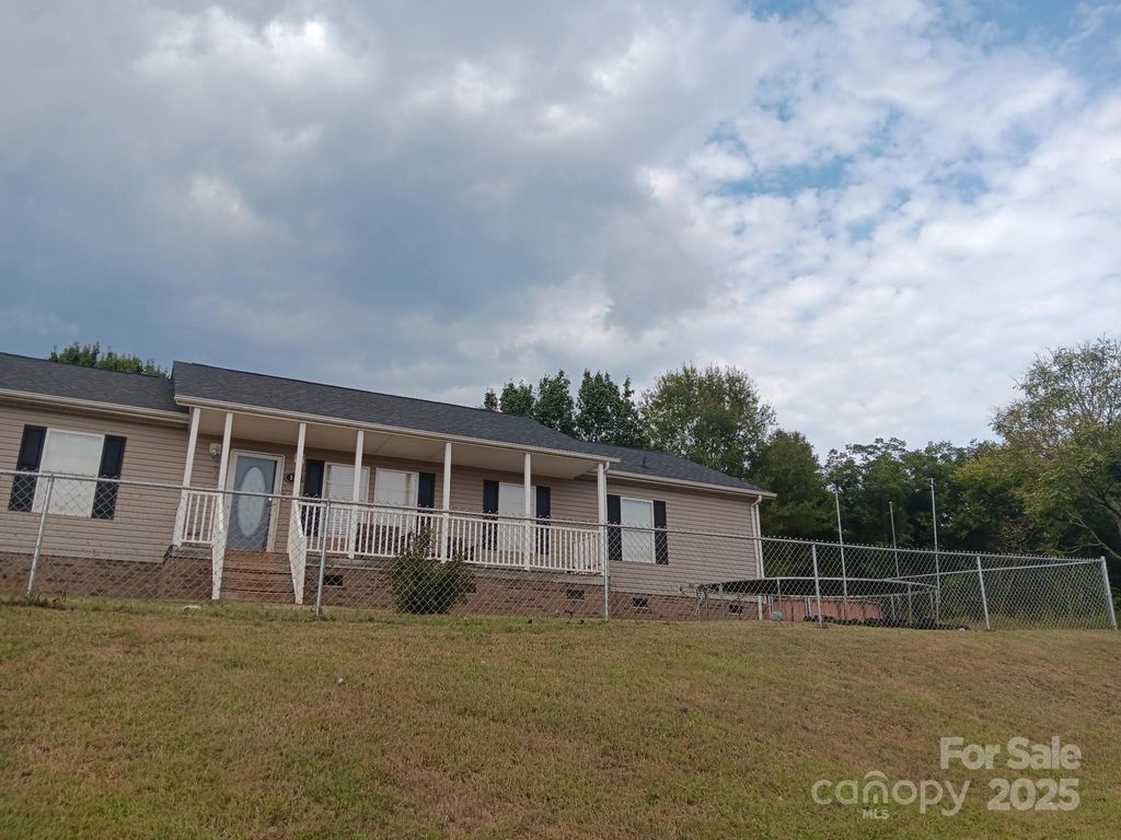 932 Eastern Ridge Drive, Newton, NC 28658