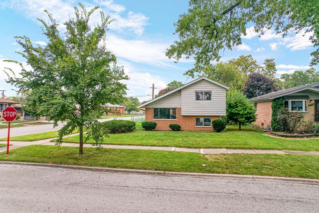 14501 Tripp Avenue, Midlothian, IL 60445