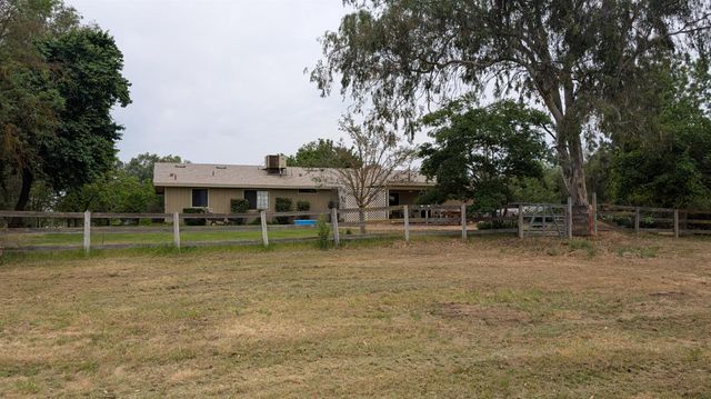 16627 Ida Road, Madera, CA 93636