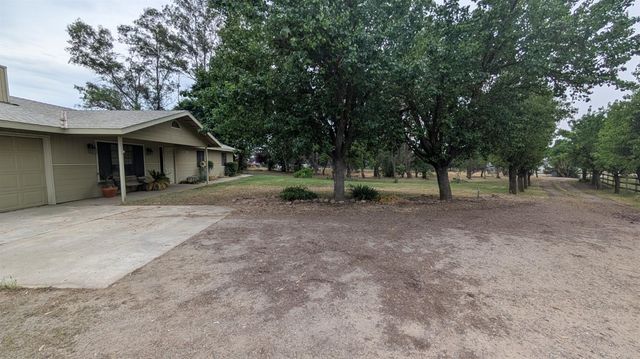 16627 Ida Road, Madera, CA 93636