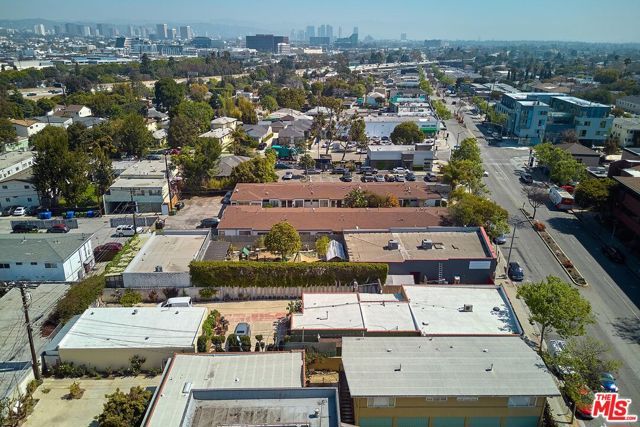 2711 Pico Boulevard, Santa Monica, CA 90405