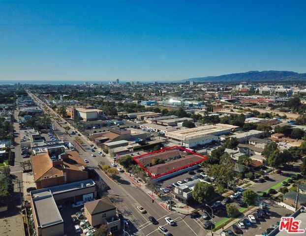 2711 Pico Boulevard, Santa Monica, CA 90405