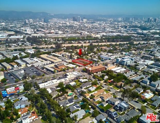 2711 Pico Boulevard, Santa Monica, CA 90405
