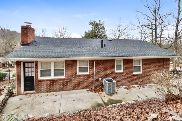 9104 Royal Oak Dr, Louisville, KY 40272