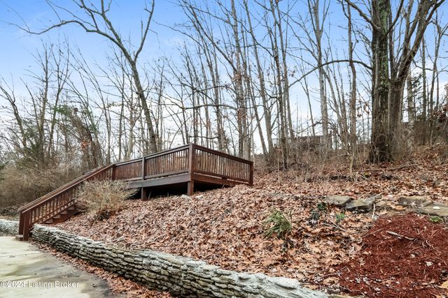 9104 Royal Oak Dr, Louisville, KY 40272