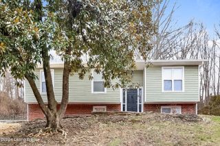 9104 Royal Oak Dr, Louisville, KY 40272