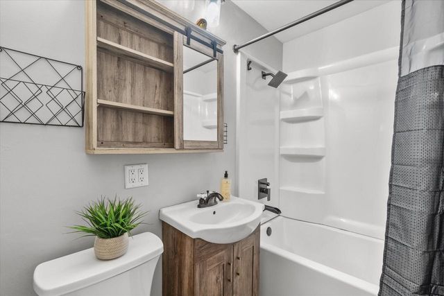 3957 S 58th STREET, Milwaukee, WI 53220