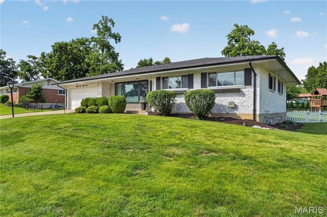 8954 Westhaven Court, Crestwood, MO 63126