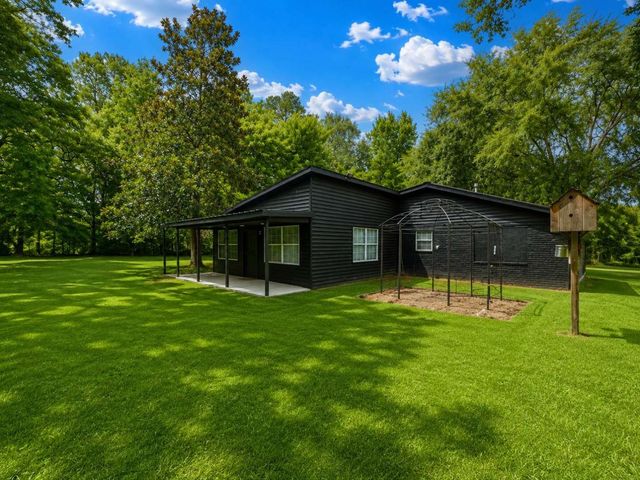 435 County Road 3310, Cleveland, TX 77327