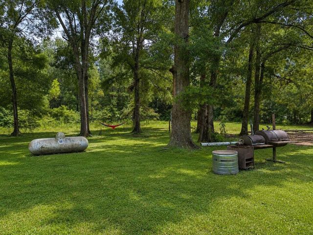 435 County Road 3310, Cleveland, TX 77327