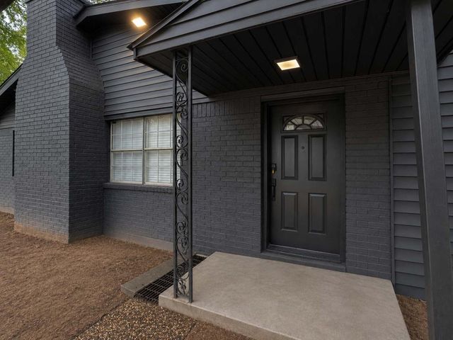 435 County Road 3310, Cleveland, TX 77327
