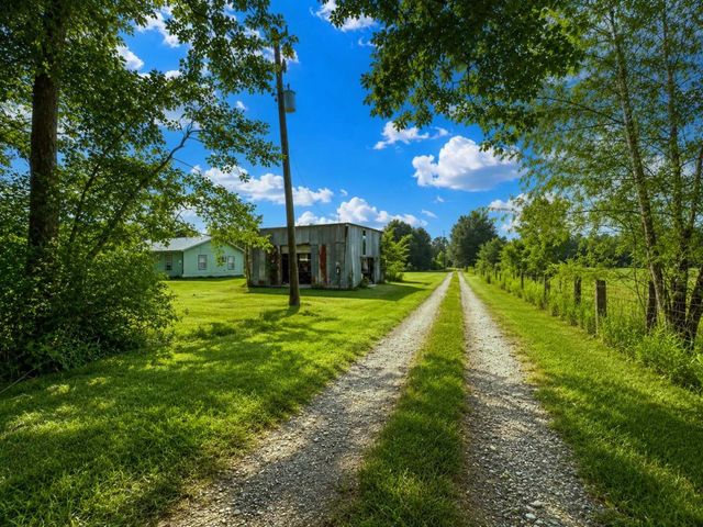 435 County Road 3310, Cleveland, TX 77327