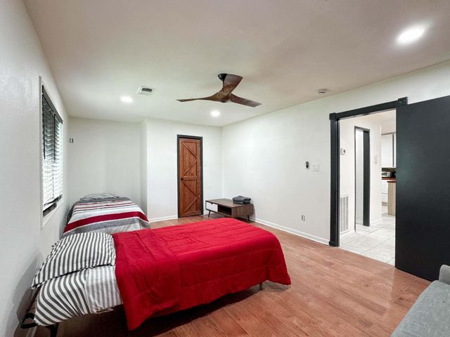 435 County Road 3310, Cleveland, TX 77327