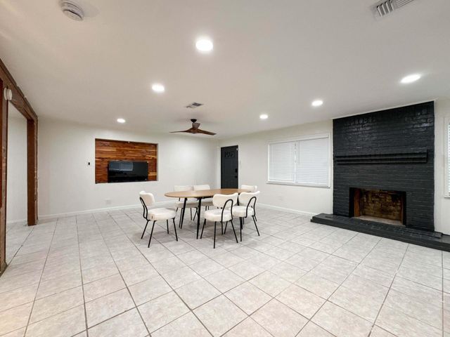 435 County Road 3310, Cleveland, TX 77327
