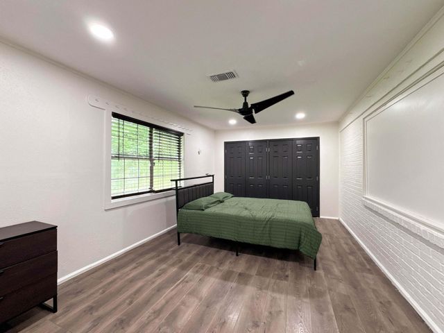 435 County Road 3310, Cleveland, TX 77327