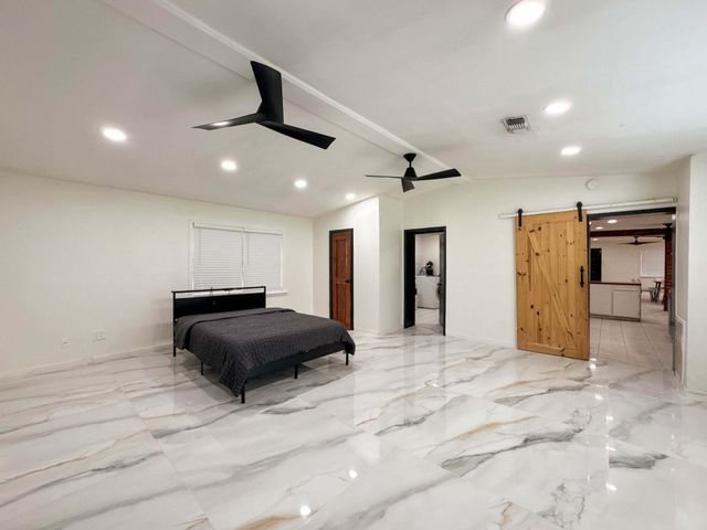 435 County Road 3310, Cleveland, TX 77327