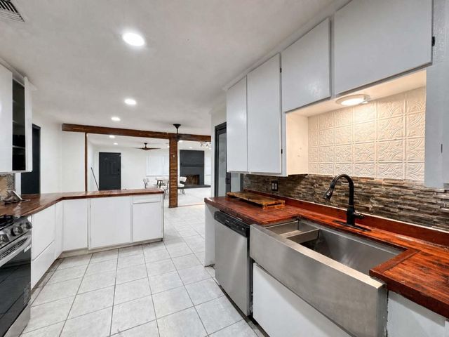 435 County Road 3310, Cleveland, TX 77327