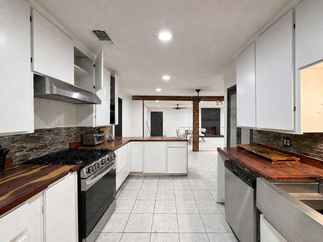 435 County Road 3310, Cleveland, TX 77327