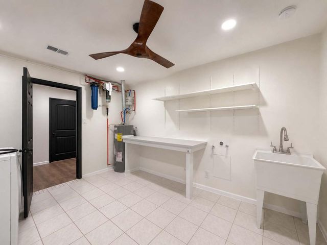 435 County Road 3310, Cleveland, TX 77327