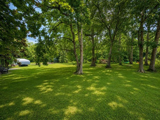 435 County Road 3310, Cleveland, TX 77327