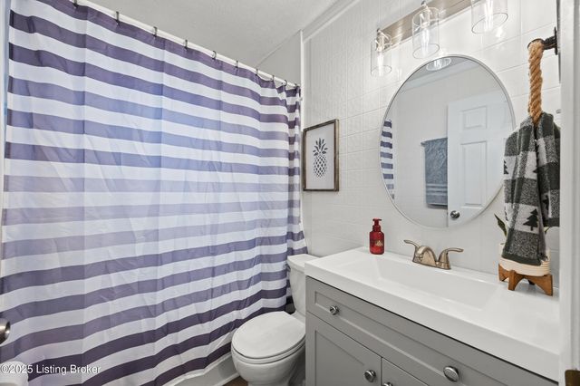 2312 Darrell Dr, Louisville, KY 40216