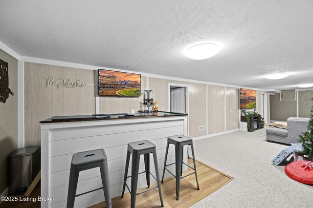 2312 Darrell Dr, Louisville, KY 40216