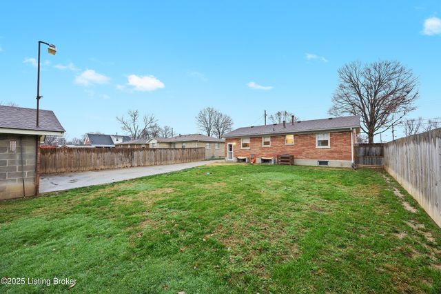 2312 Darrell Dr, Louisville, KY 40216