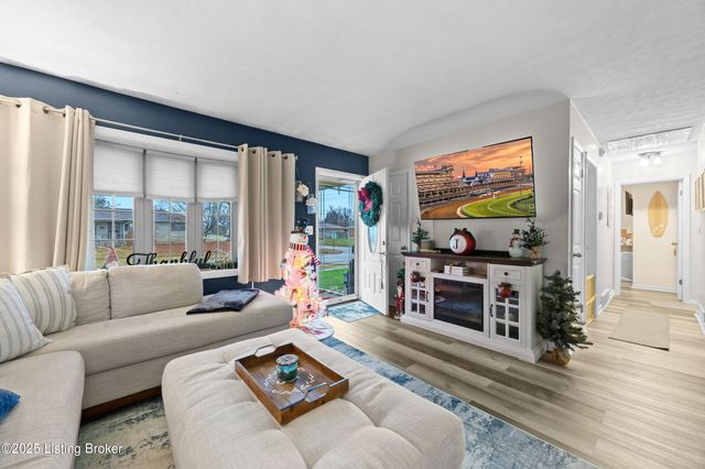 2312 Darrell Dr, Louisville, KY 40216